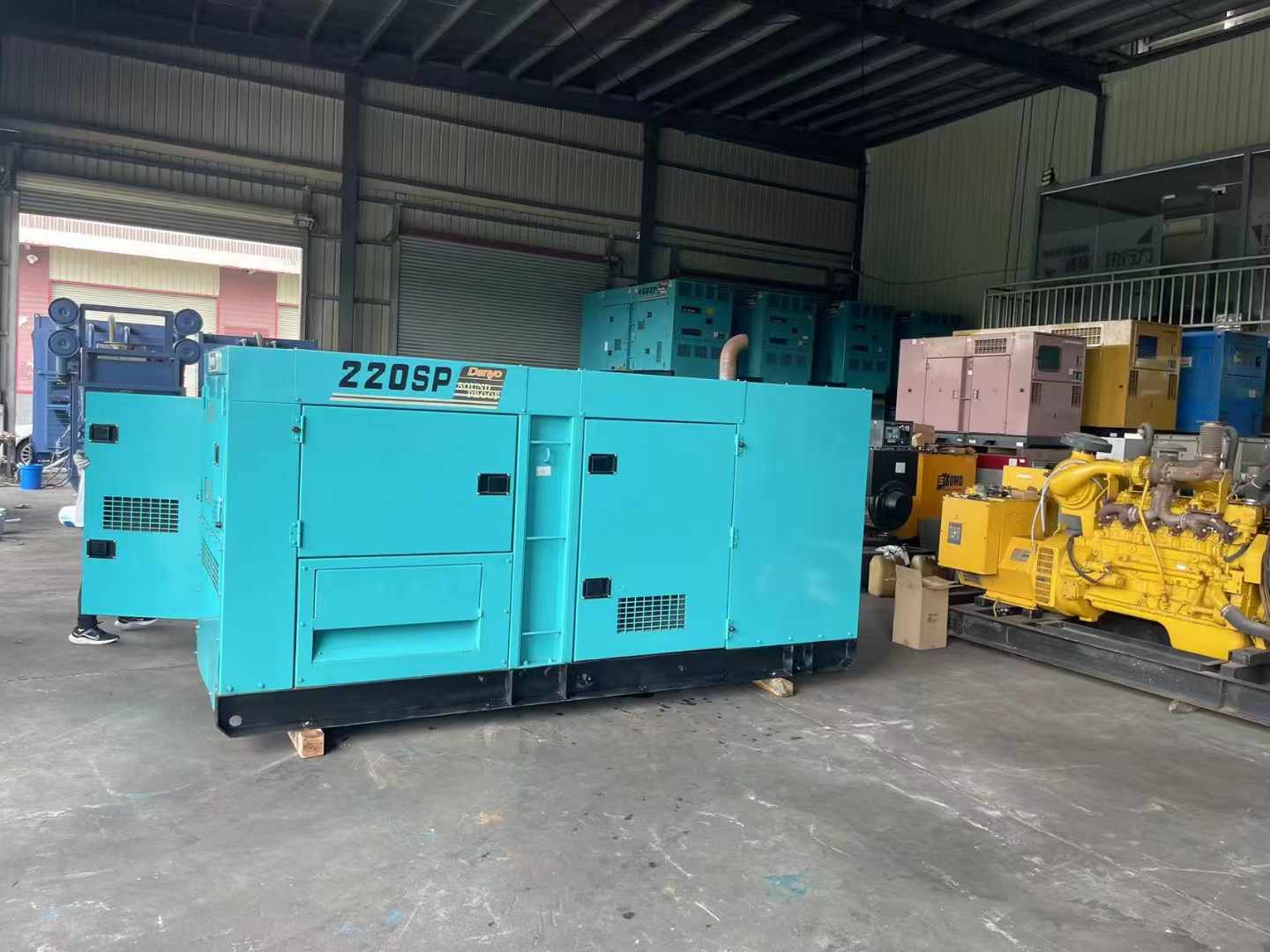 休宁柴油发电机组长期不间断运行时，如何监控其温度和压力？