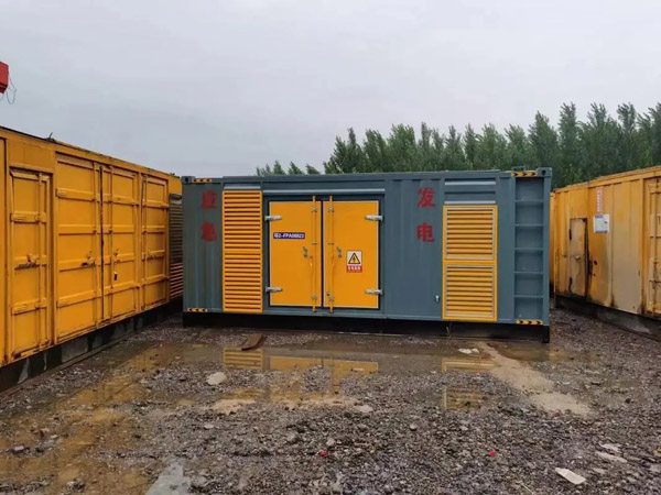 休宁柴油发电机如何判断干式空气滤清器是否需要更换？