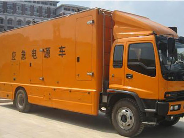 休宁冬季柴油发电机启动前，如何检查燃油系统中的积水？